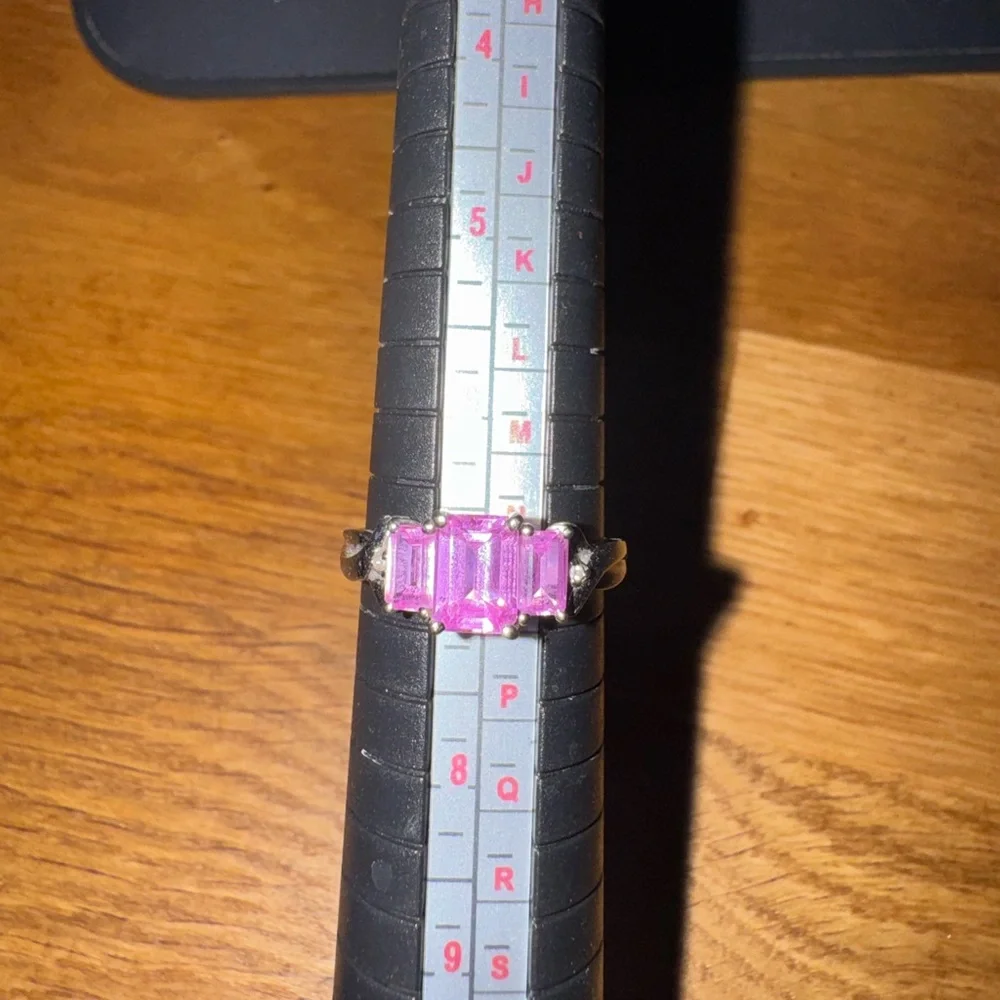 Elegant 3-Stone Pink Gemstone Ring Sz 7 - Picture 4 of 4